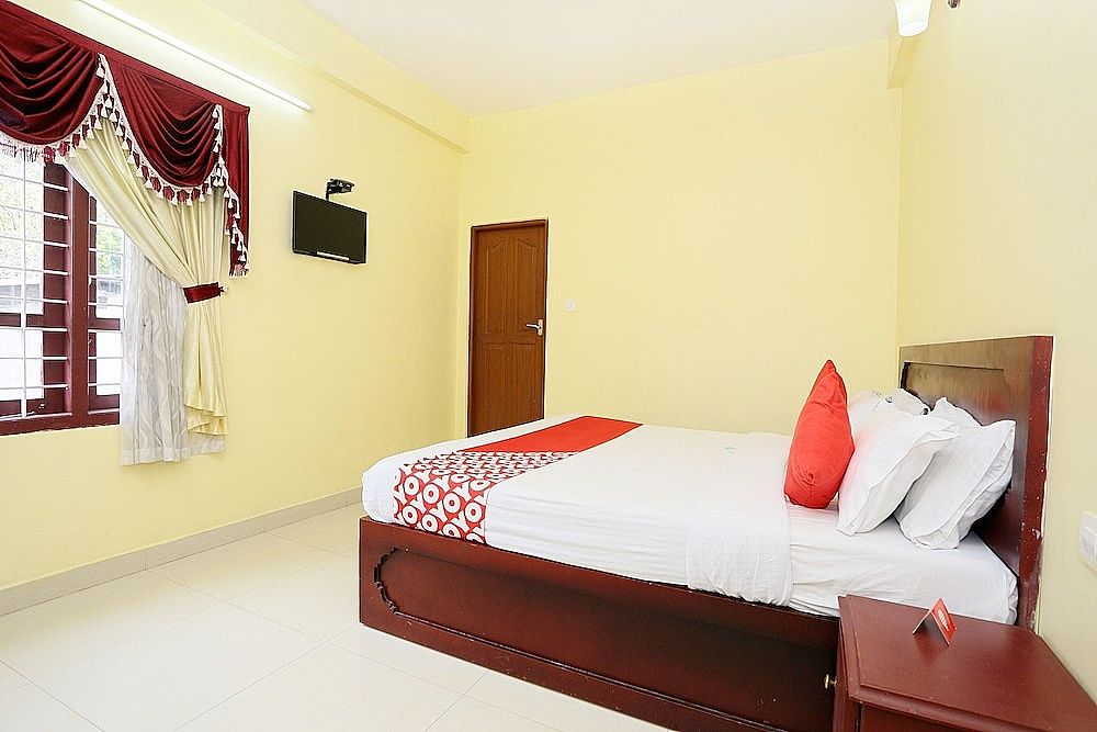 OYO 23226 Pranav 4 Seasons Double or Twin Room 5