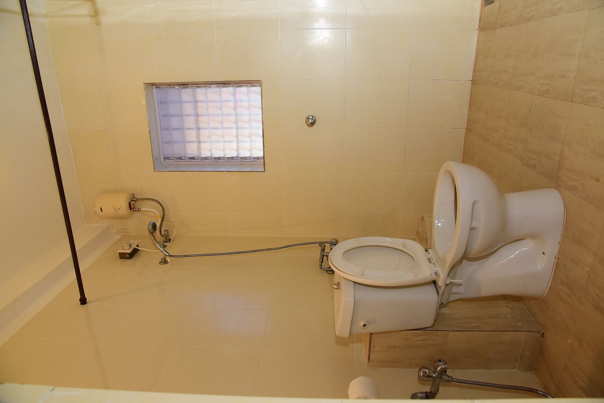 GT GOVEIA SUITES Deluxe Ac Room  7