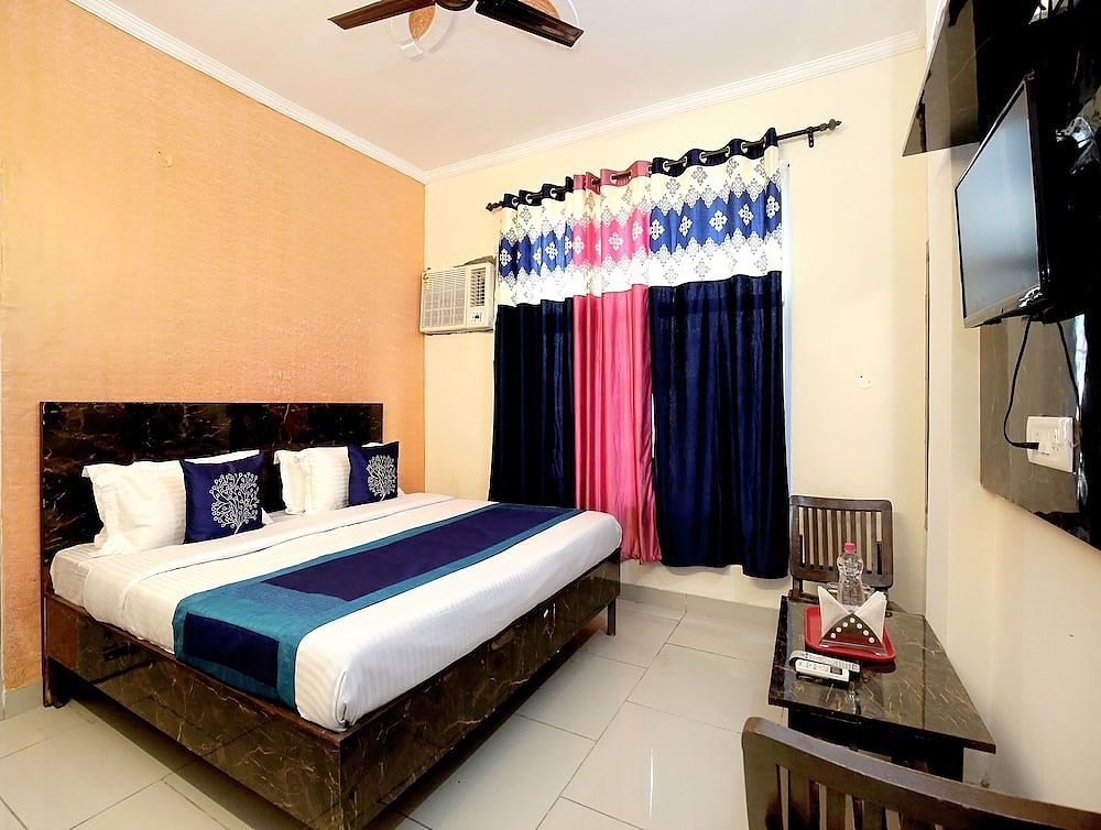 OYO 10012 Hotel Pink City Double or Twin Room 7