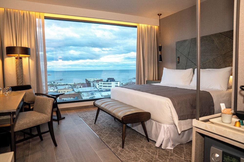 Hotel Cabo De Hornos Superior Double Room, 1 King Bed 2