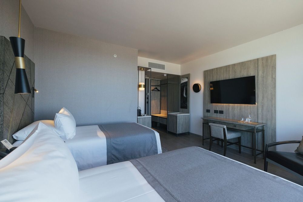 Hotel Cabo De Hornos Superior Single Room 3