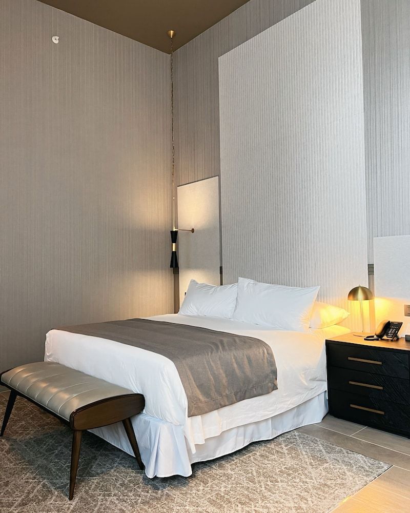 Hotel Cabo De Hornos Suite 2