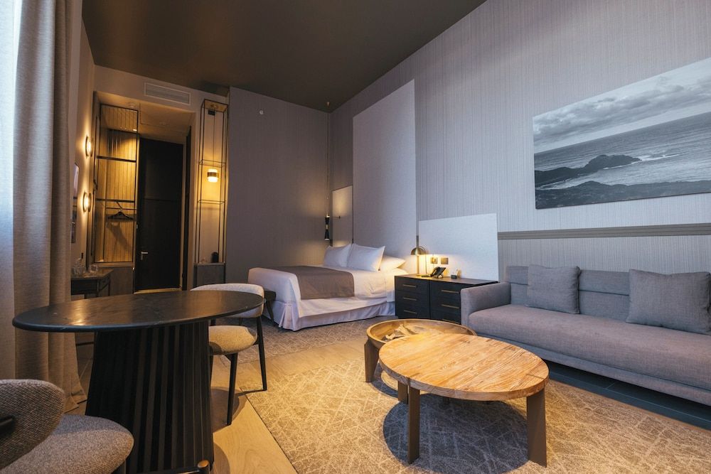 Hotel Cabo De Hornos Suite 5