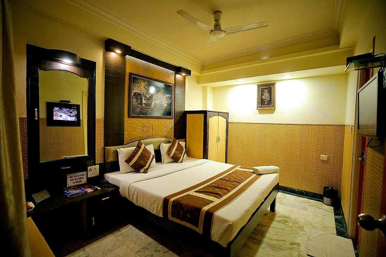 Hotel Moti Palace Deluxe Double Room