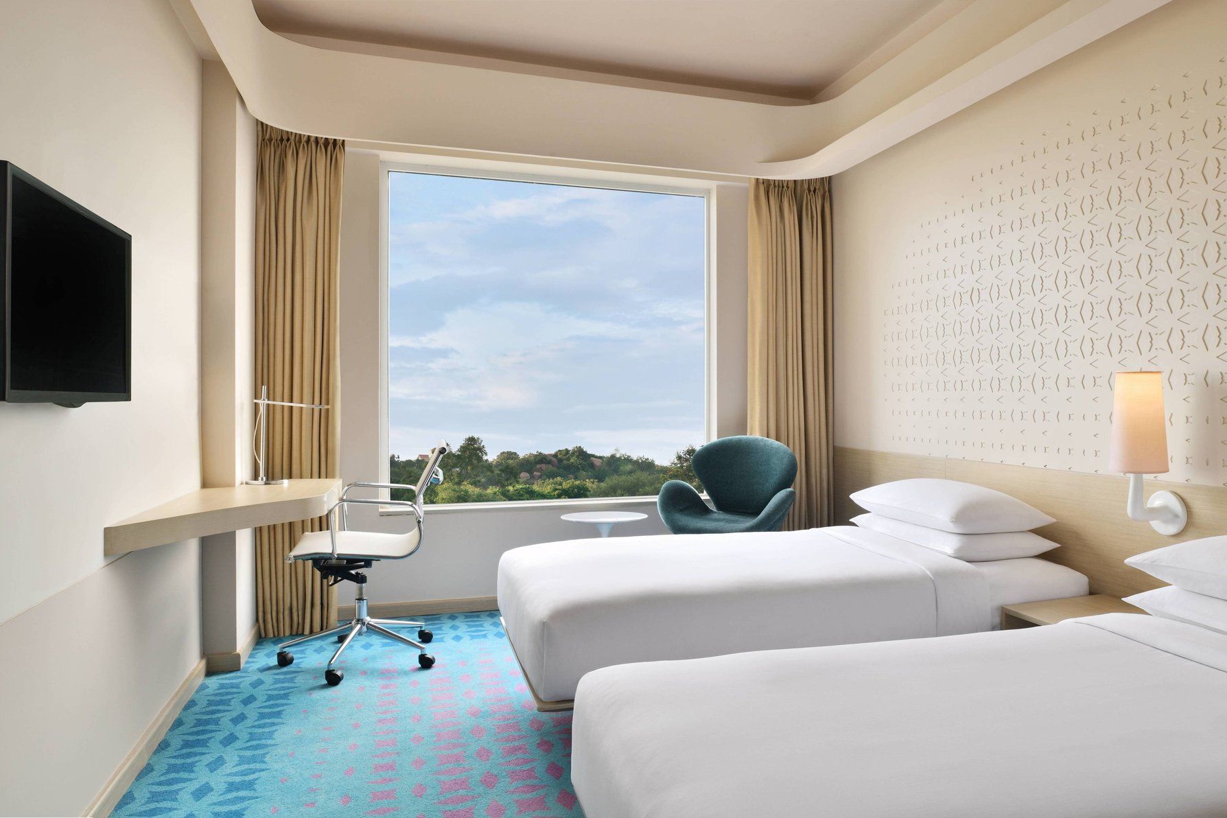 Fairfield by Marriott Hyderabad Gachibowli Superior Room, Guest room, 2 Twin, City view 3