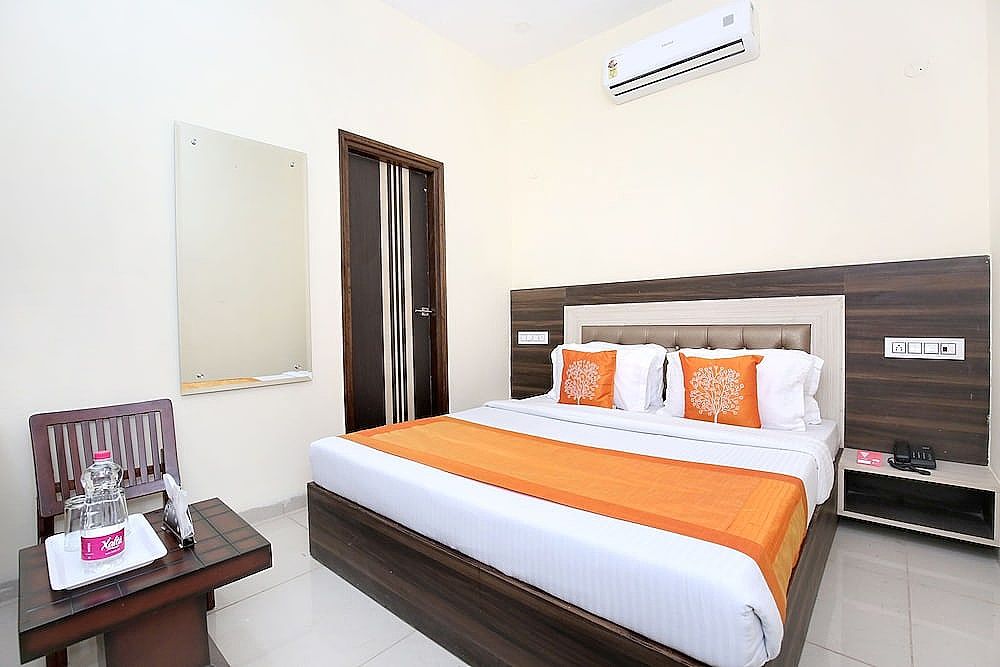 OYO 10832 Hotel JB 2 Double or Twin Room 4