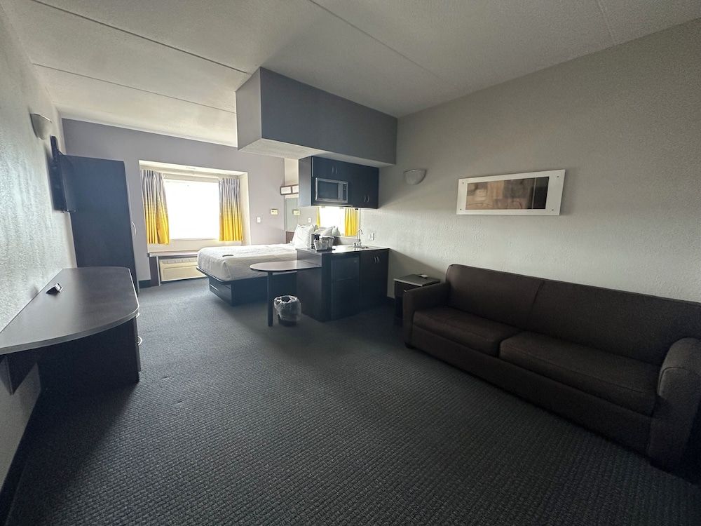 Studio Suite, 1 Queen Bed, Non Smoking