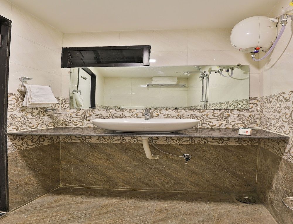 OYO 13032 Shiv Sagar Palace Double or Twin Room 14