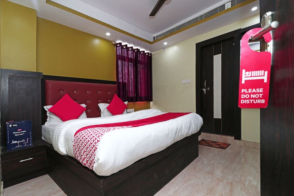 OYO 15169 Hotel Rk Inn Double Room, 1 Queen Bed 3
