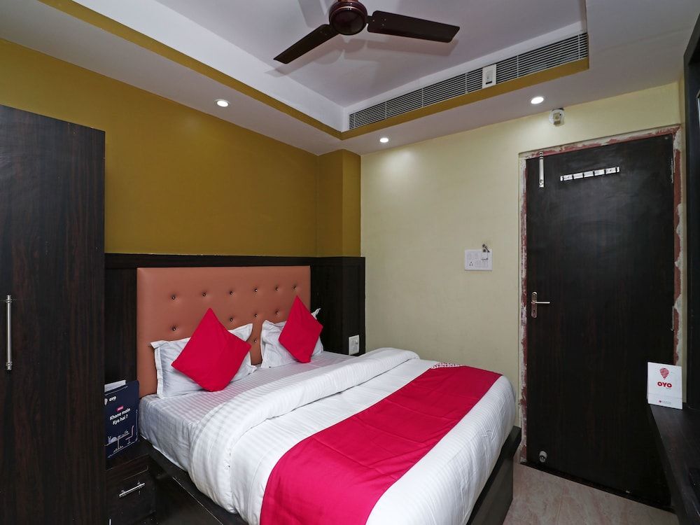 OYO 15169 Hotel Rk Inn Suite, 1 Queen Bed 2