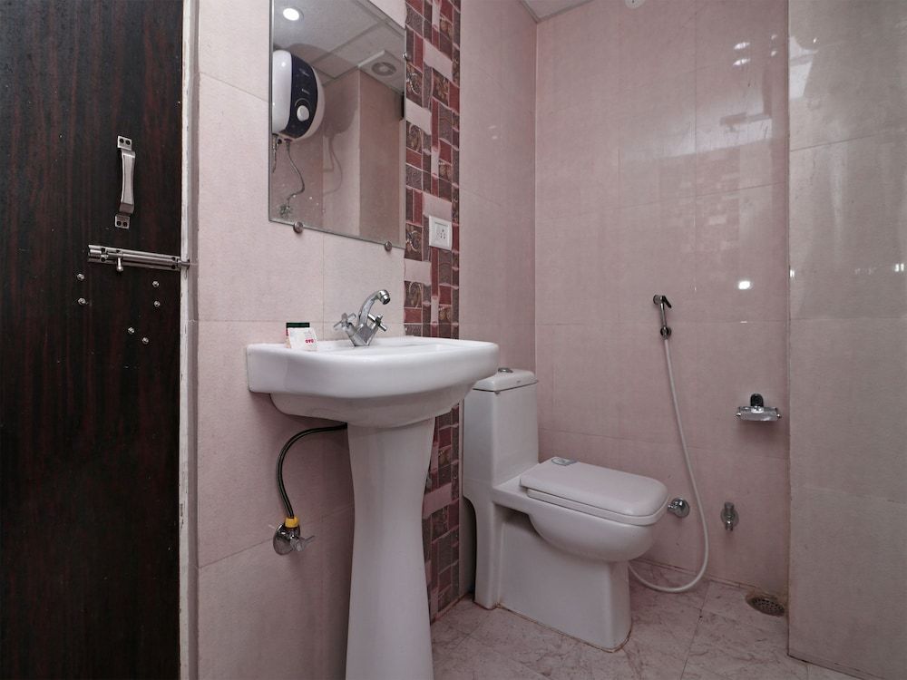 OYO 15169 Hotel Rk Inn Double or Twin Room 7