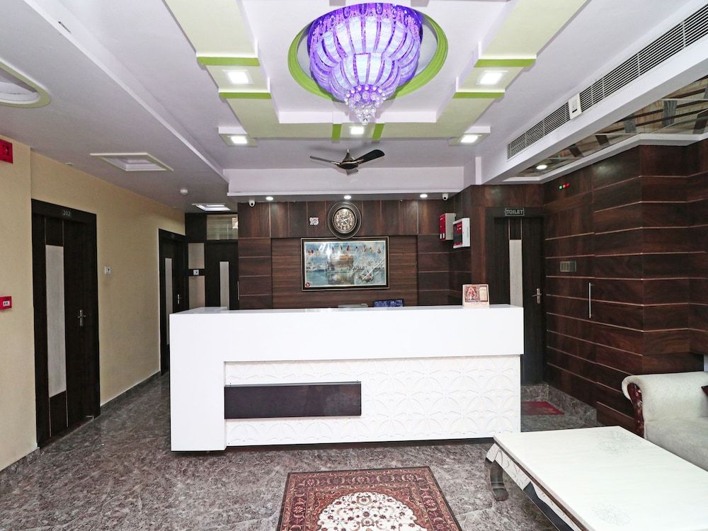 undefined OYO 15169 Hotel Rk Inn 3
