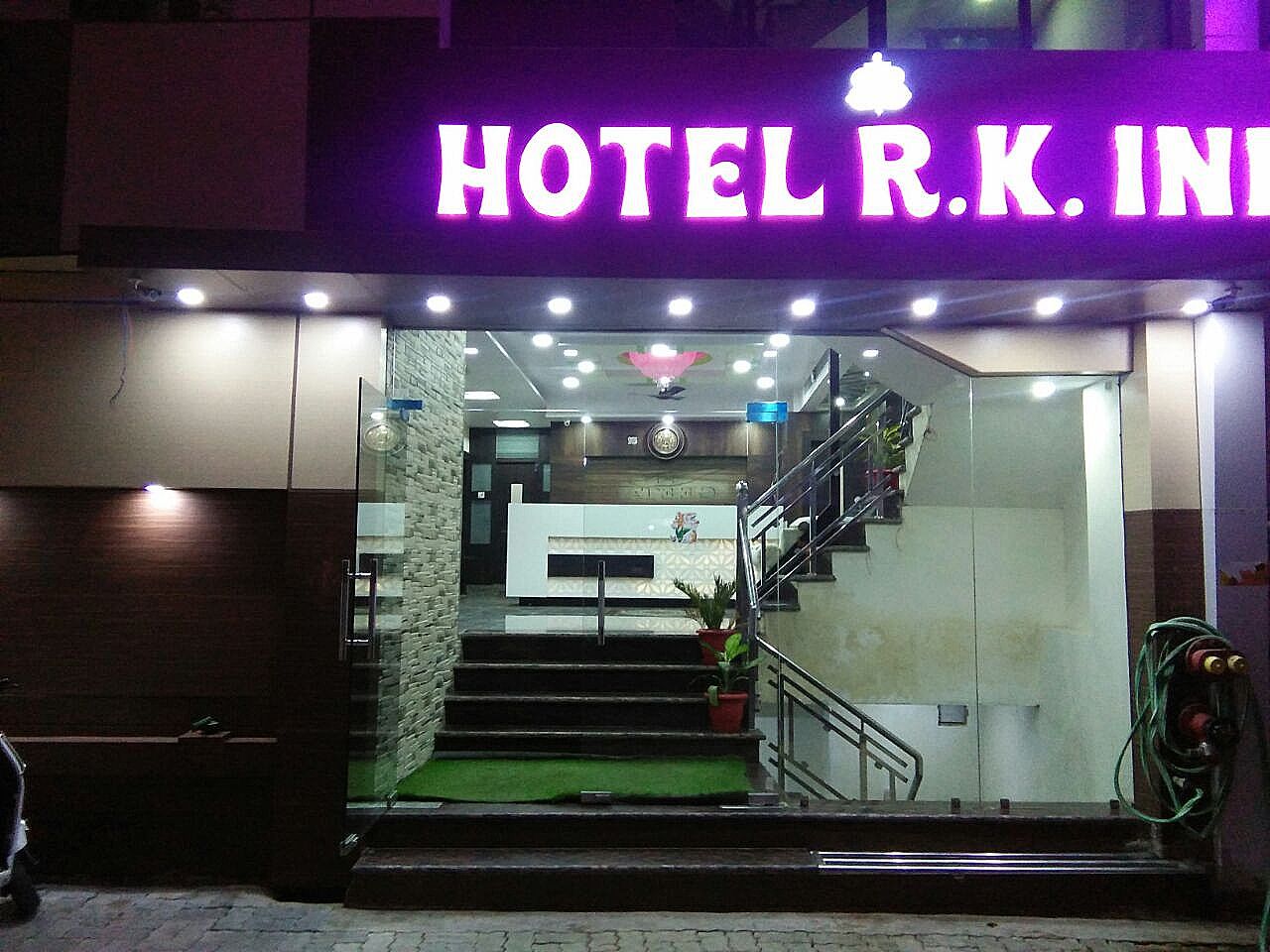 undefined OYO 15169 Hotel Rk Inn 2