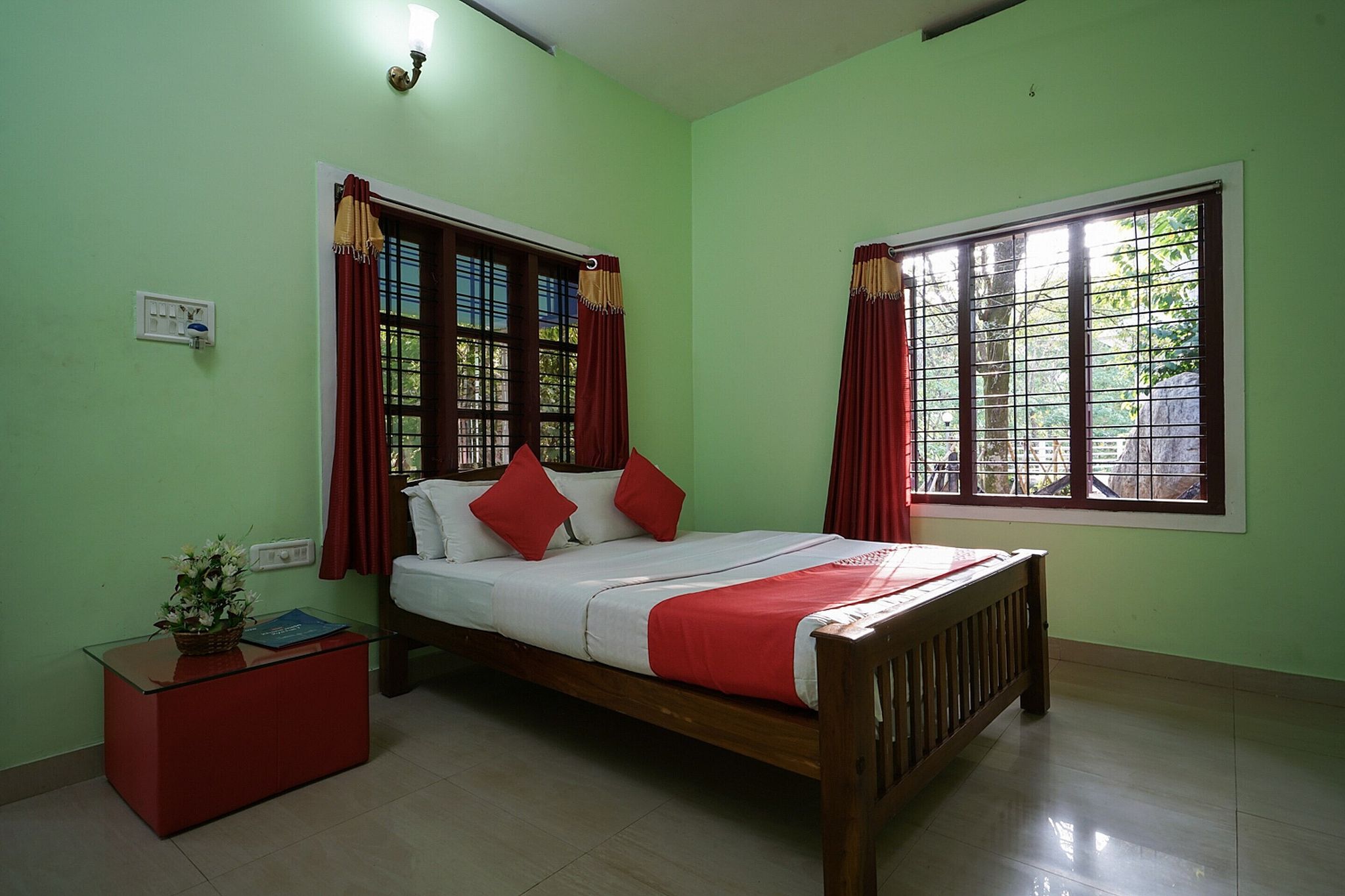 OYO Flagship 11757 Aruvi Annex Classic