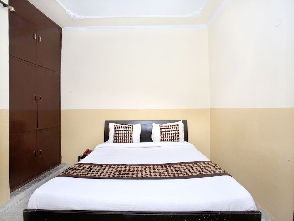 undefined OYO 13140 Mayur palace 8
