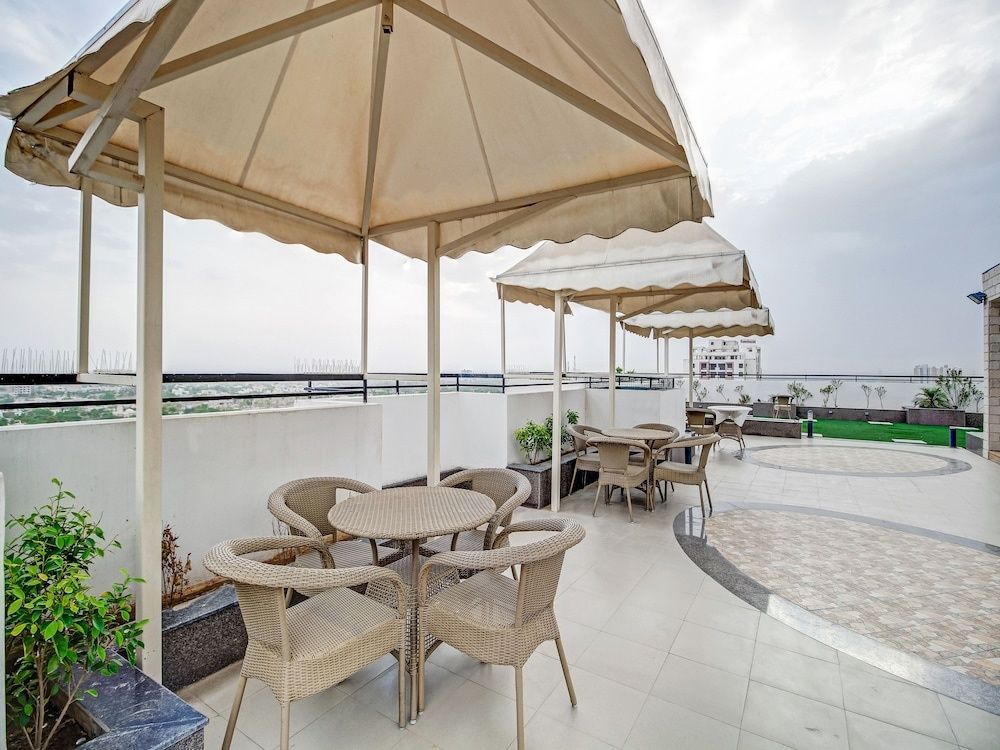 undefined OYO 43979 Hotel Urbanite 8