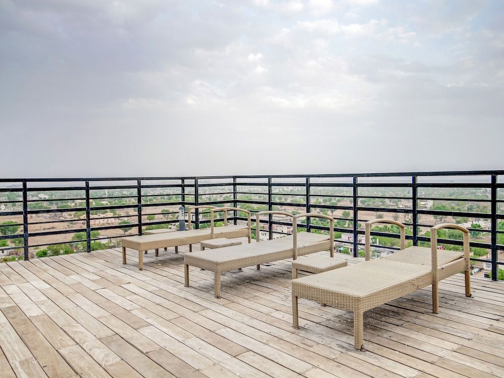 undefined OYO 43979 Hotel Urbanite 6