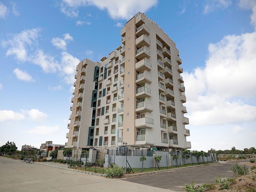 undefined OYO 43979 Hotel Urbanite 3