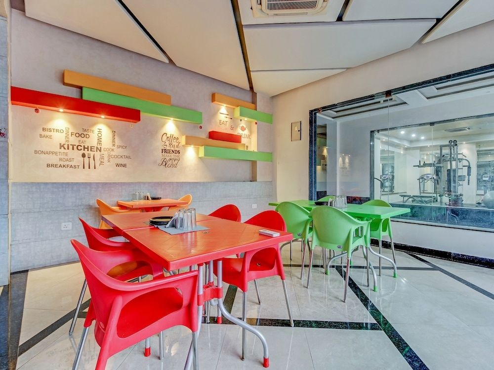 undefined OYO 43979 Hotel Urbanite 7