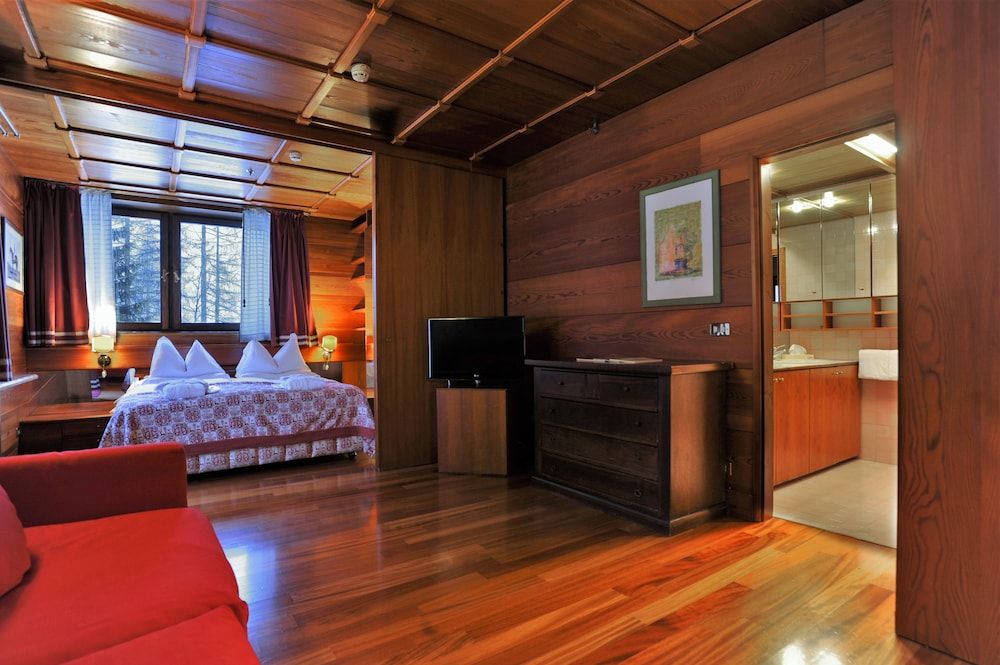 undefined Hotel Mirage 7