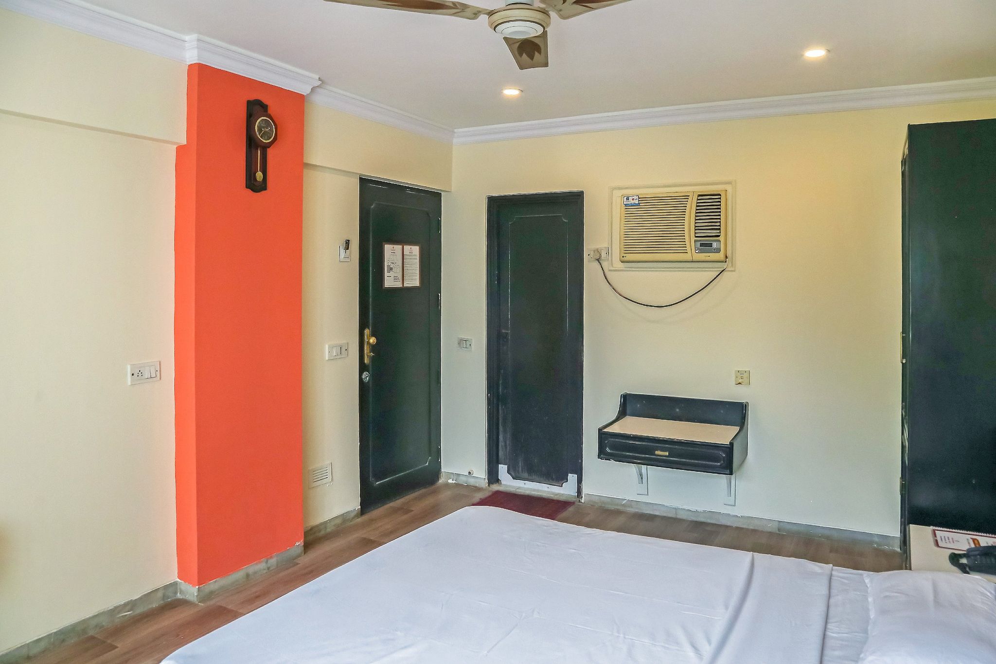 Rutu Gandh Heritage Deluxe Non AC Room 8