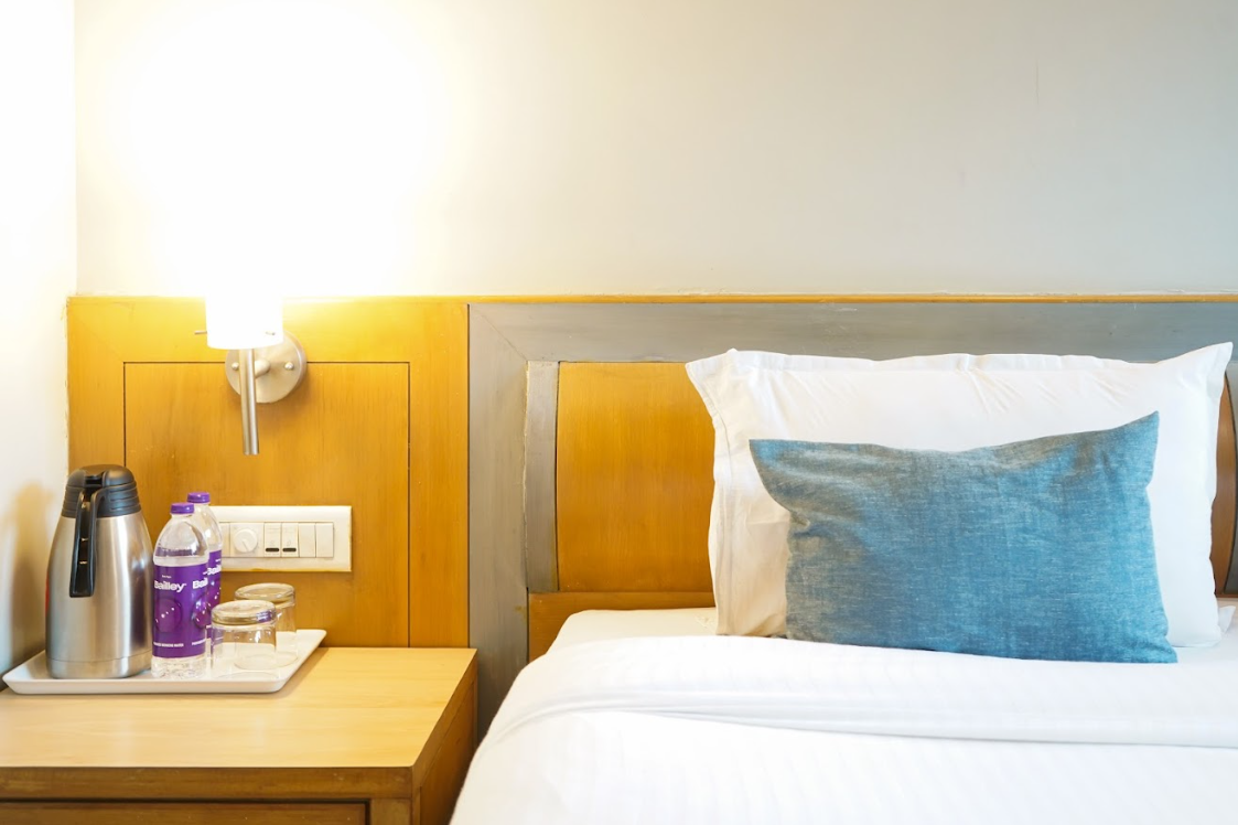 Deluxe AC Room (Queen Bed)