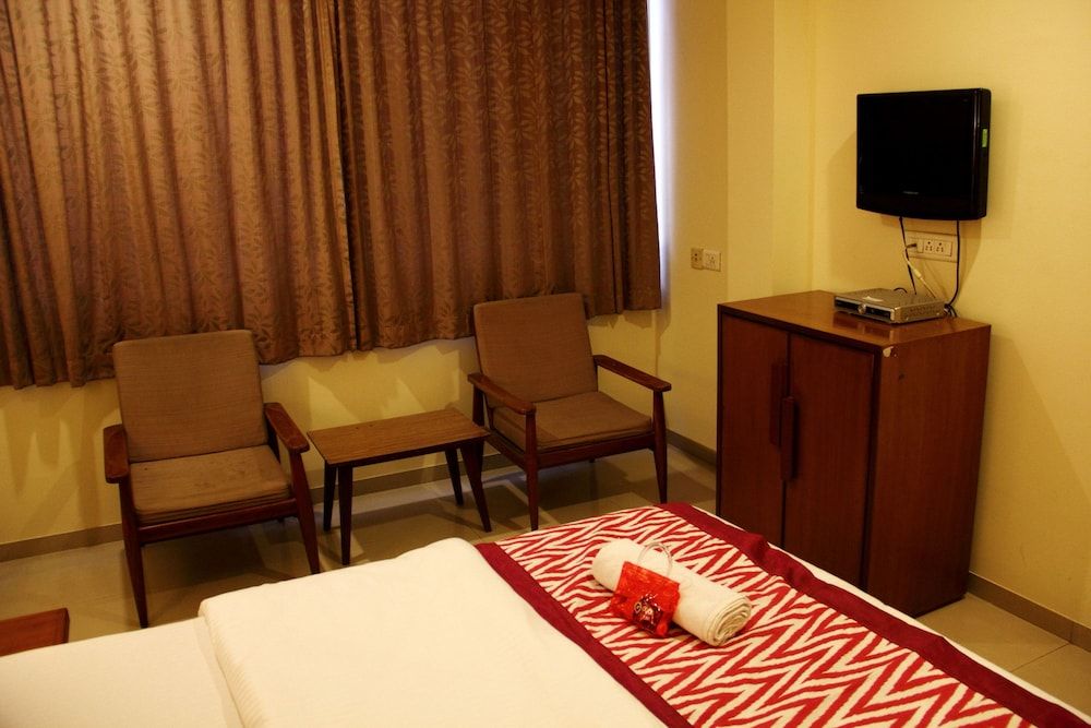 OYO 1194 Hotel Gulmohr Double or Twin Room 5