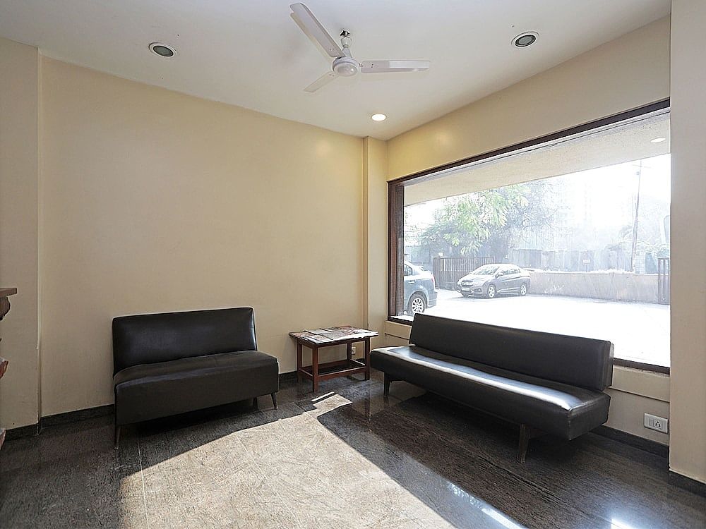 undefined OYO 1194 Hotel Gulmohr 4