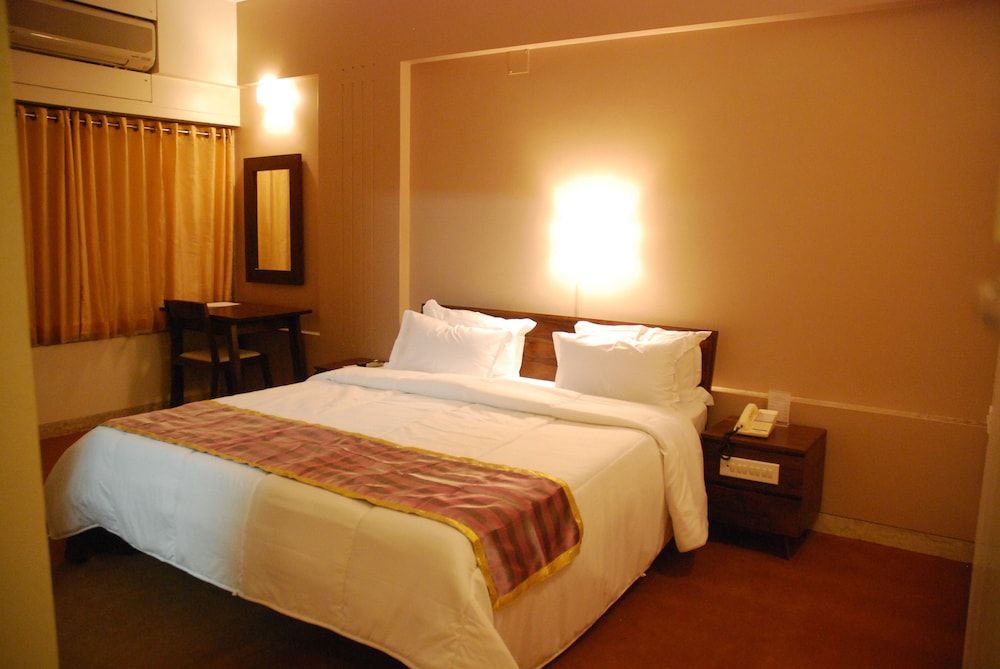 Ambience Excellency Premium Double or Twin Room, Accessible, City View 2