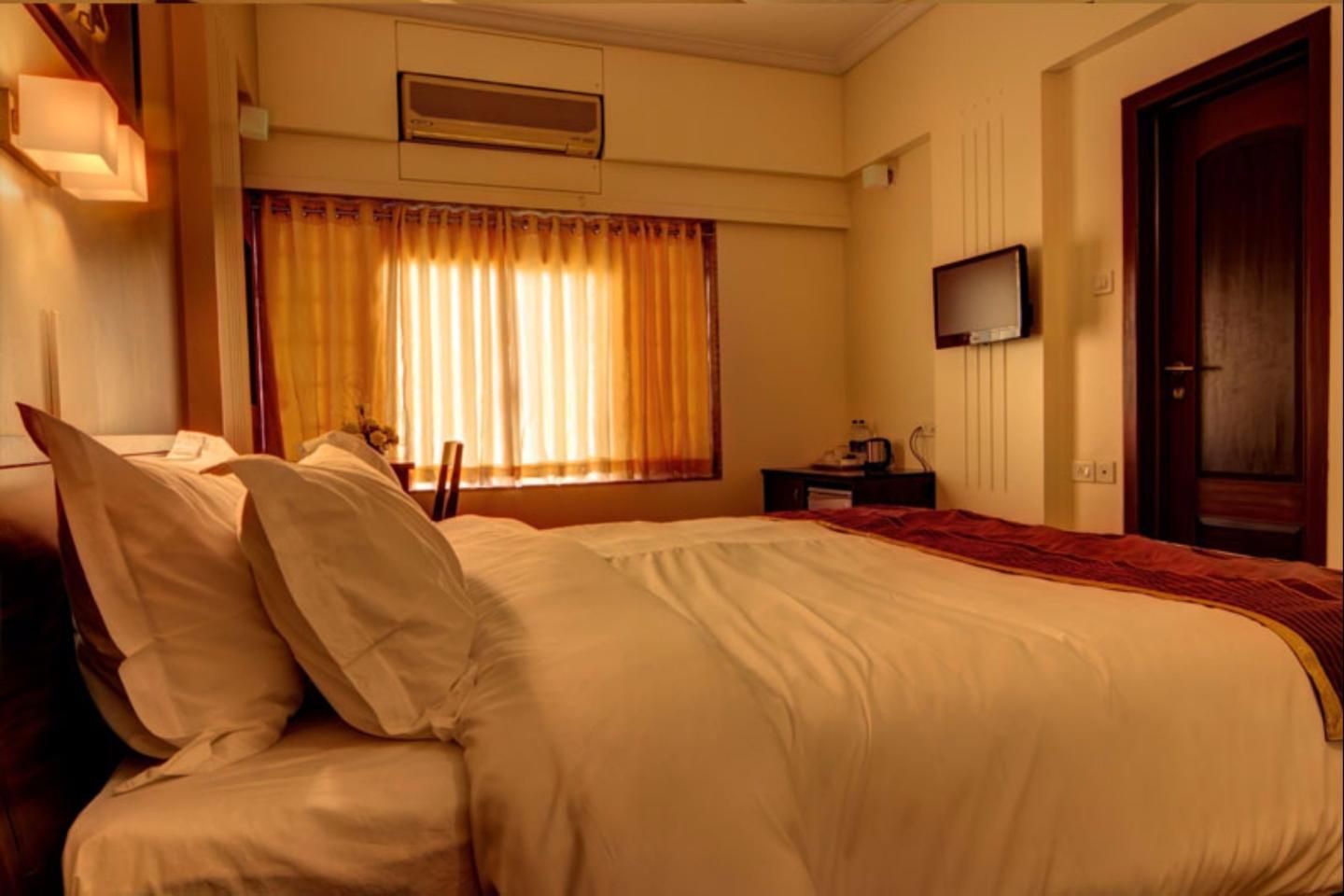 Deluxe Ac Single Room - YCHS