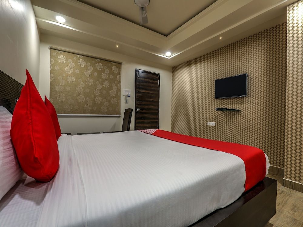 OYO 14859 Akshara grand Standard Double or Twin Room 5