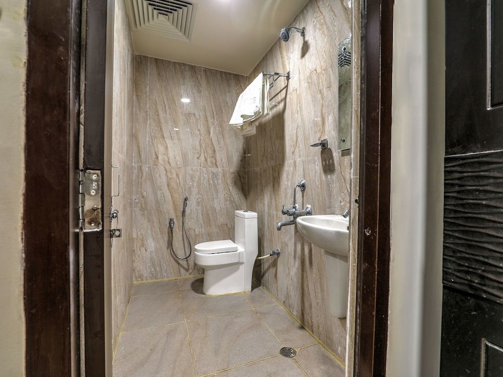 OYO 14859 Akshara grand Standard Double or Twin Room 13