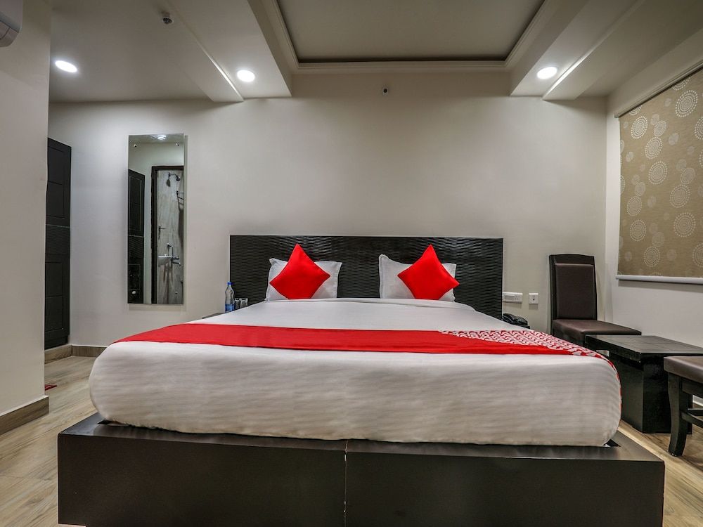 OYO 14859 Akshara grand Standard Double or Twin Room 8