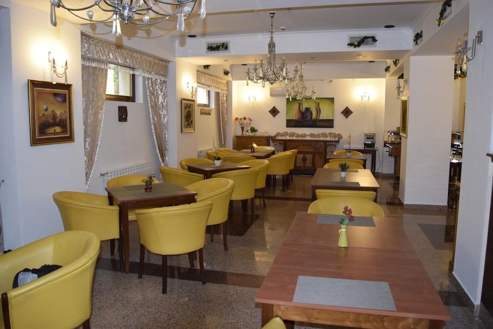 undefined Hotel Michelangelo 9