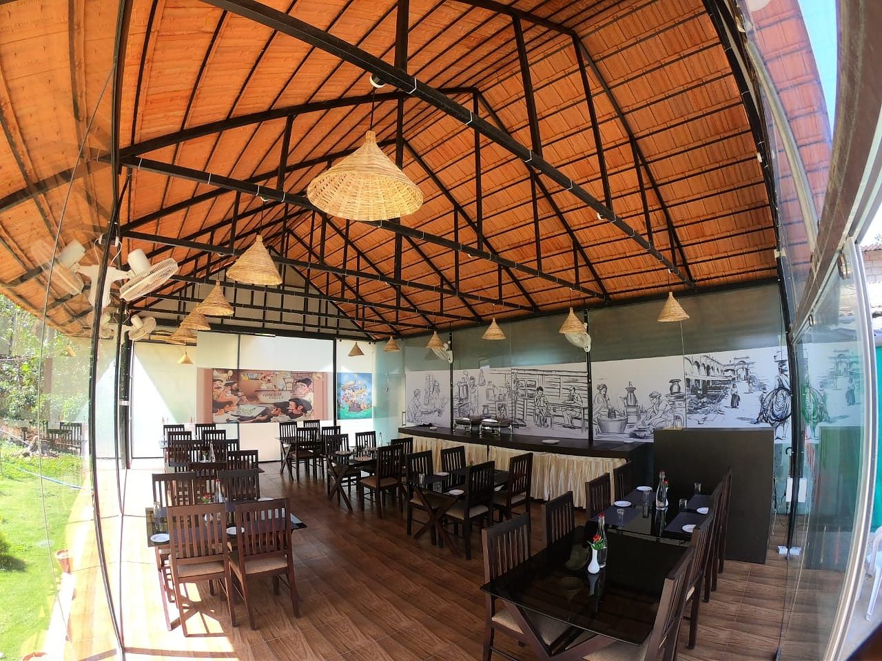 Food & Dining