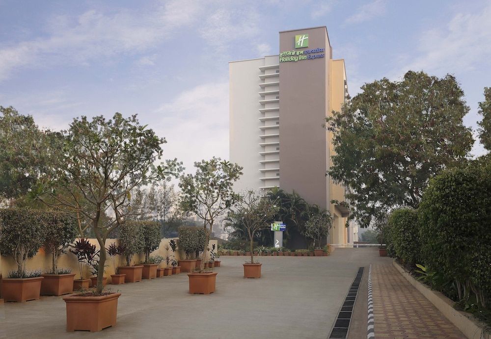 undefined Holiday Inn Express Pune Hinjewadi, an IHG Hotel 6