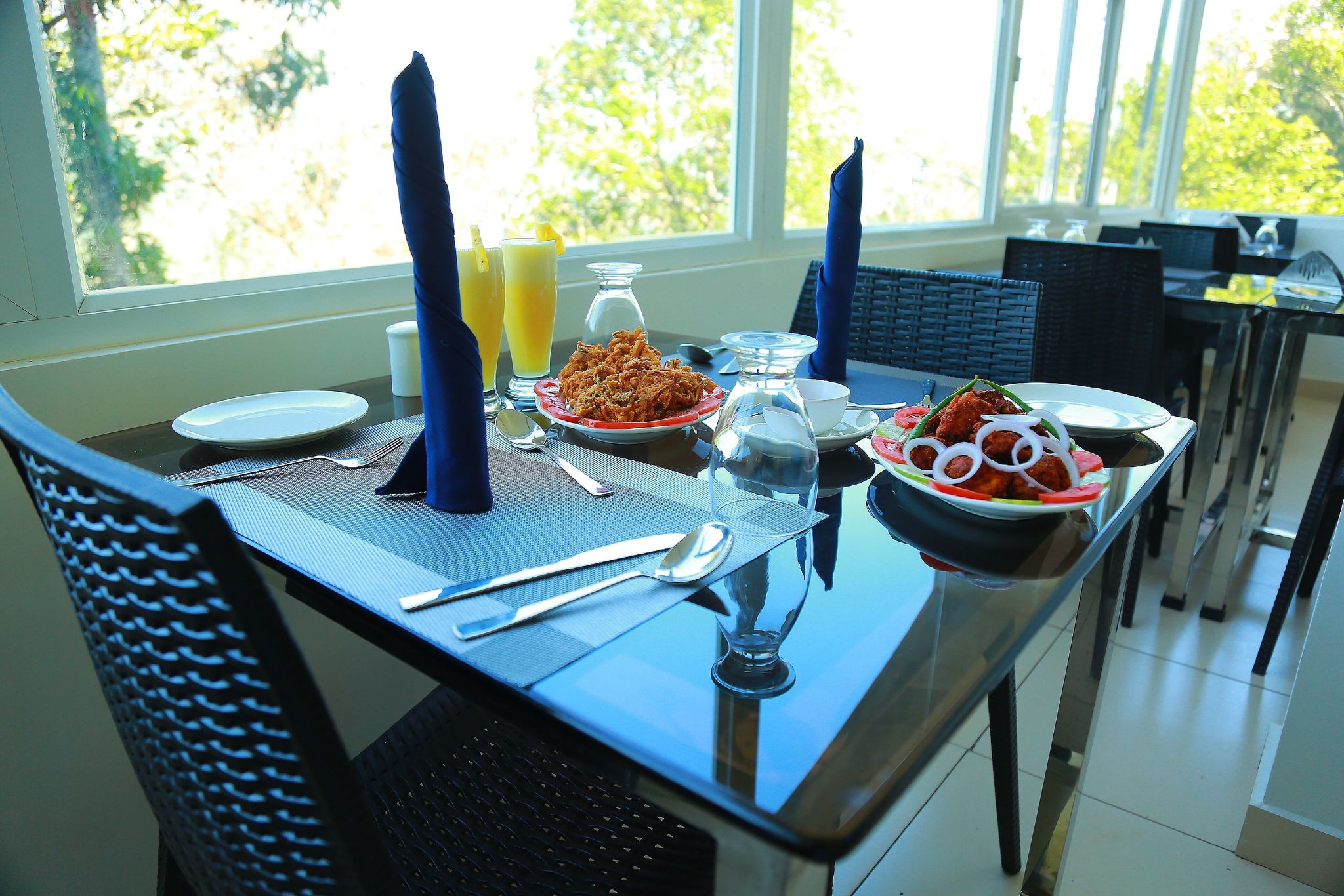 Food & Dining