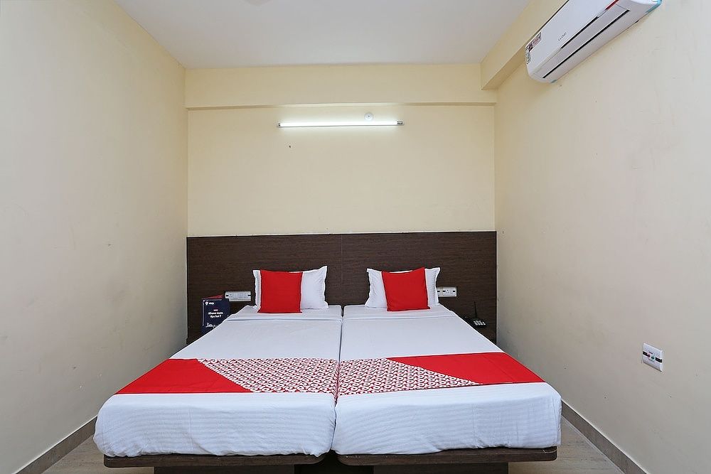 undefined OYO 11343 Hotel Sai International 5