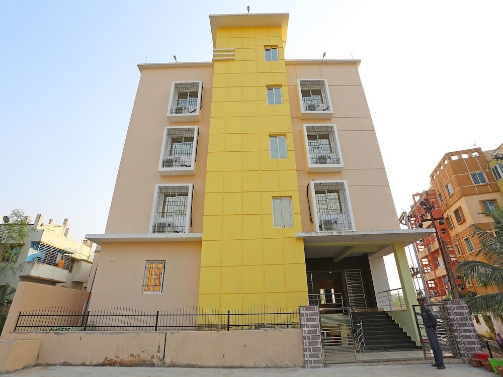 undefined OYO 11343 Hotel Sai International 2