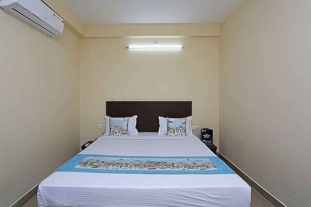 undefined OYO 11343 Hotel Sai International