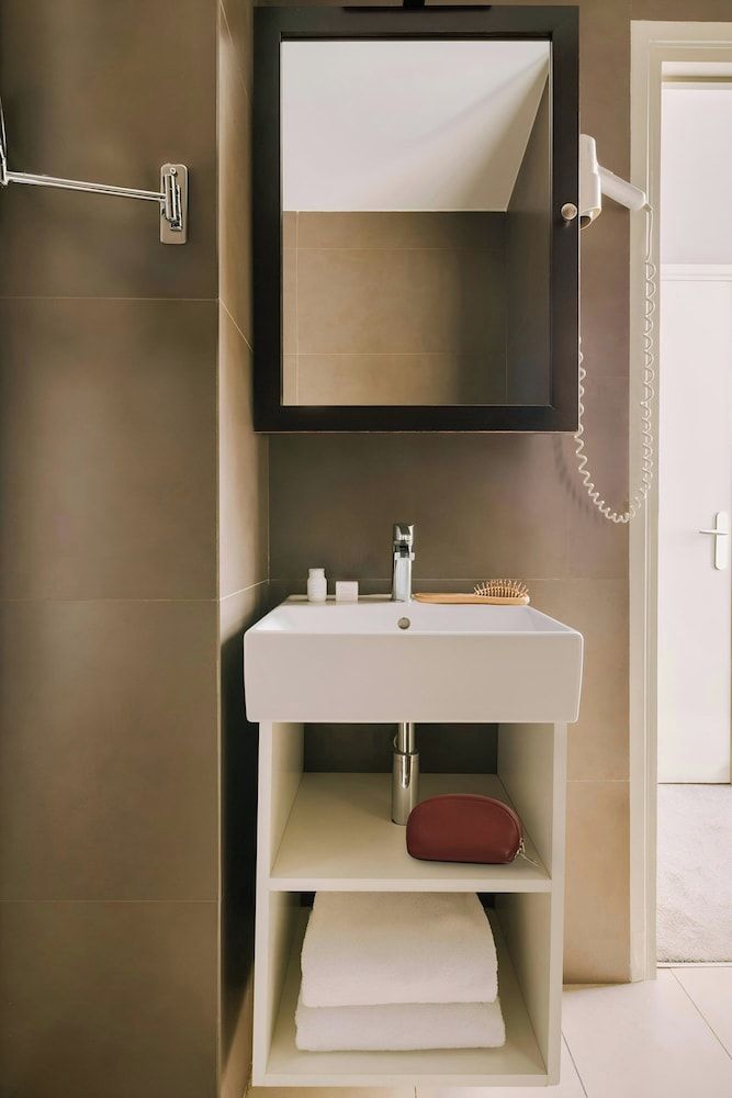 Le Frochot Hotel Pigalle, Sonder by Marriott Bonvoy Room, 1 Double Bed 3