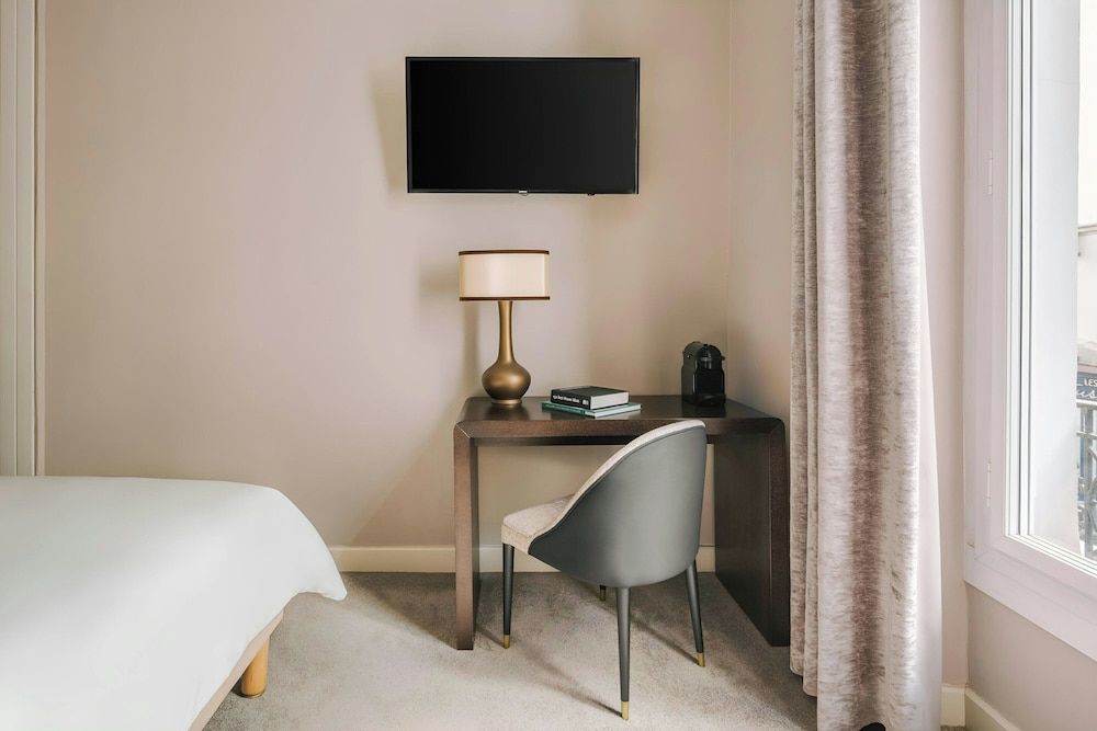 Le Frochot Hotel Pigalle, Sonder by Marriott Bonvoy Room, 1 Double Bed 6