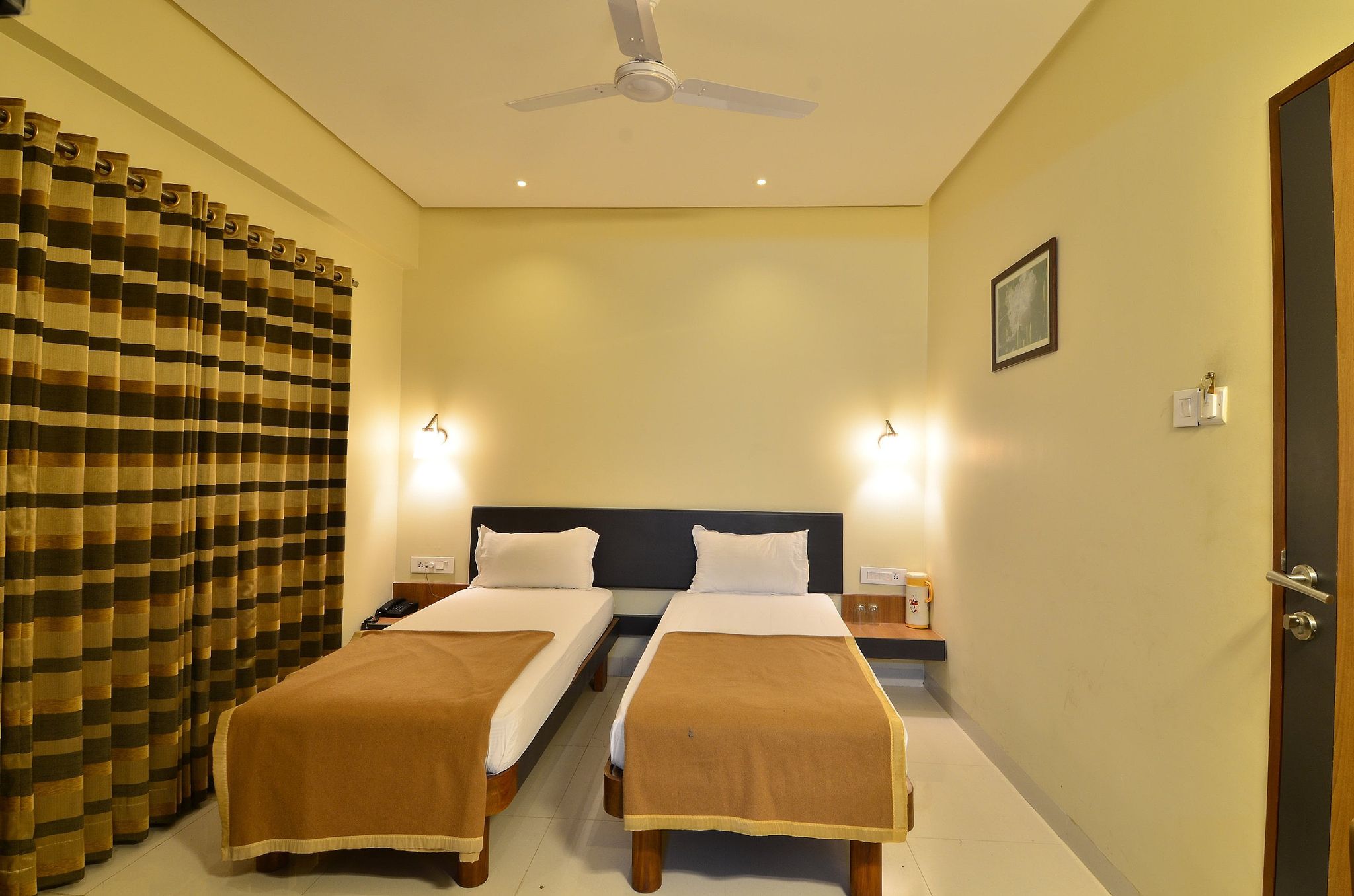 Hotel Tiranga Residency Deluxe Room 5
