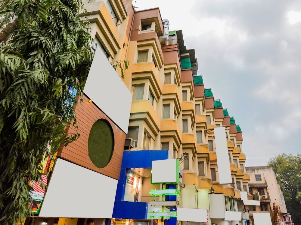 undefined Popular Hotel 8
