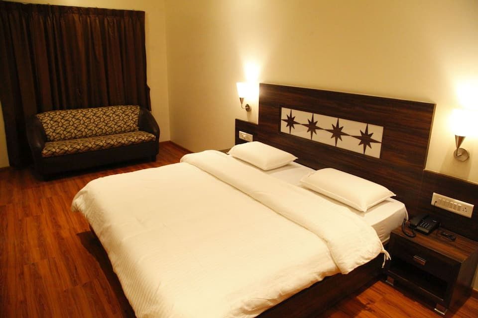 Popular Hotel Deluxe Room - Single