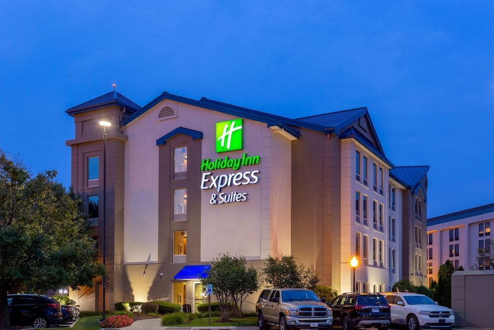 undefined Holiday Inn Express Hotel & Suites Chicago-Midway Airport by IHG 6