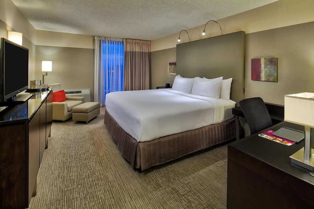 undefined Crowne Plaza Chicago West Loop by IHG 4