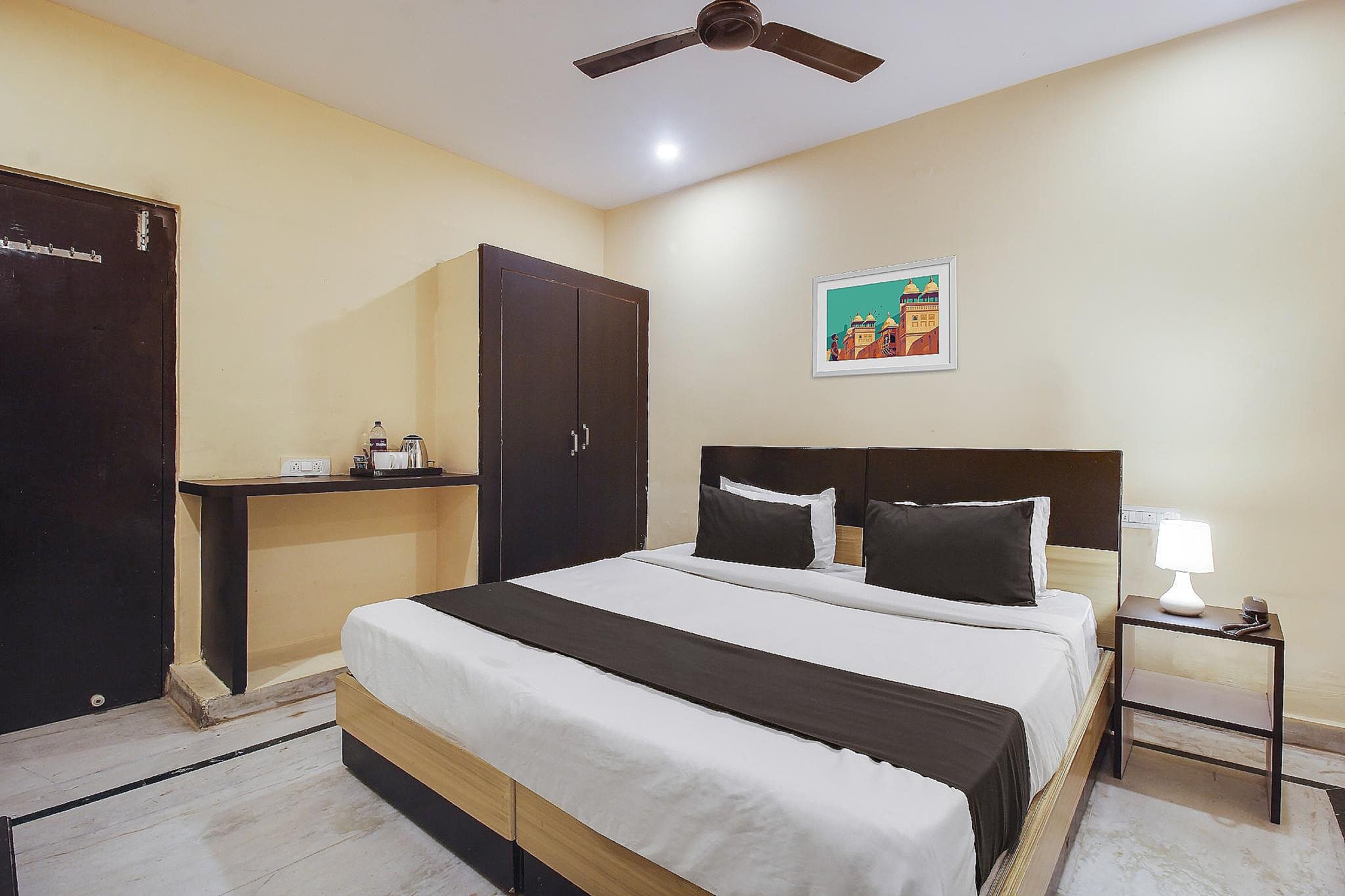 Hotel O Anuguna Tulasi Grand Near JNTU University Hyderabad Classic Room 4