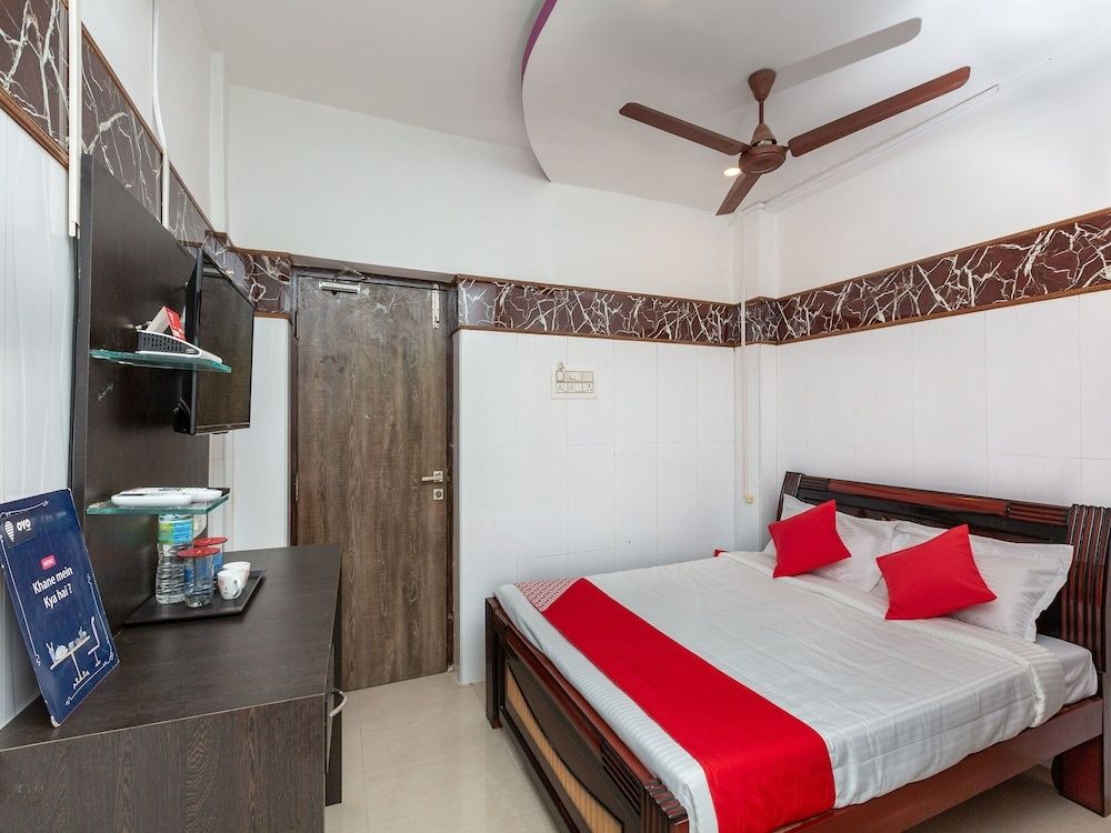 OYO 19396 Cristal Residency Standard Room 5