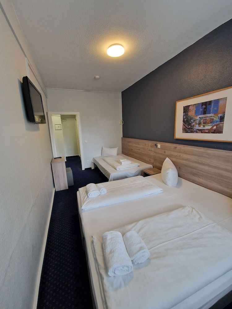 undefined Hotel Mercedes Hamburg 2